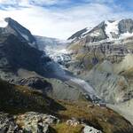 Blick auf die Turtmannhütte mit Gletscher