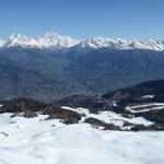 Blick über Aosta zum Gran Combin